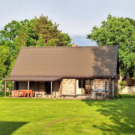 Palmas Villa Jūrkalne Kültér fotó