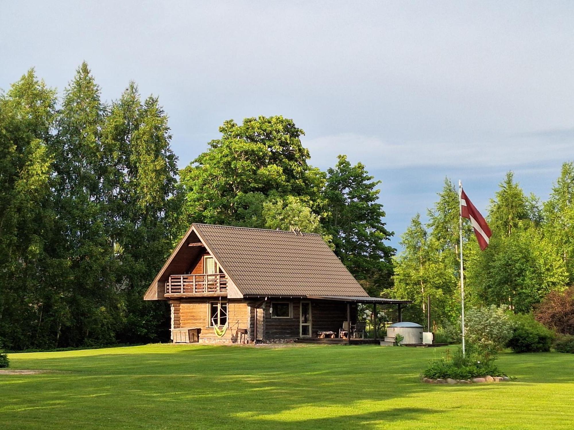 Palmas Villa Jūrkalne Kültér fotó